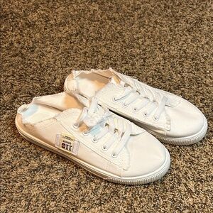 Slip-On White Sneakers 39/US 8.5 NWOT